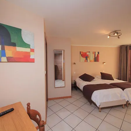 Logis Restaurant Le Cara Sol 3* エルヌ