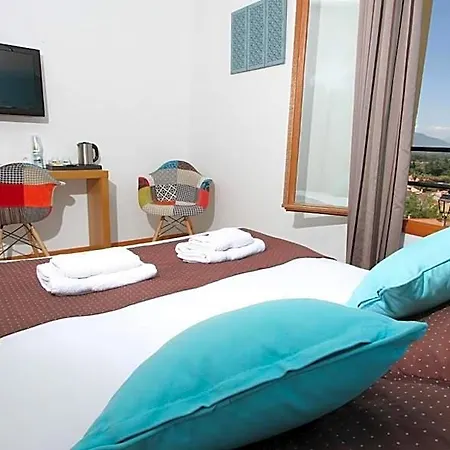 ホテル Logis Restaurant Le Cara Sol 3*