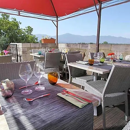 Logis Restaurant Le Cara Sol 3* エルヌ