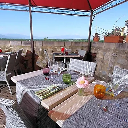 Logis Restaurant Le Cara Sol エルヌ