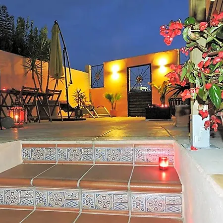 Logis Restaurant Le Cara Sol エルヌ