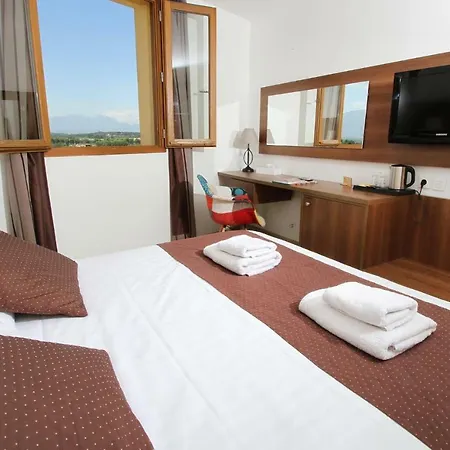 فندق Logis Restaurant Le Cara Sol 3*