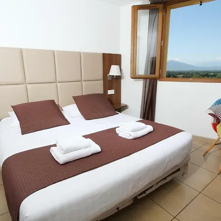 Logis Restaurant Le Cara Sol 3* エルヌ